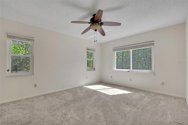 12 MAYFLOWER COURT E, Homosassa, FL 34446