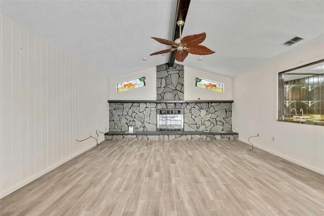12 MAYFLOWER COURT E, Homosassa, FL 34446