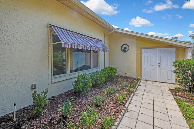 12 MAYFLOWER COURT E, Homosassa, FL 34446