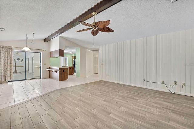 12 MAYFLOWER COURT E, Homosassa, FL 34446