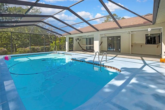 12 MAYFLOWER COURT E, Homosassa, FL 34446