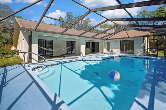 12 MAYFLOWER COURT E, Homosassa, FL 34446