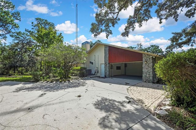 12 MAYFLOWER COURT E, Homosassa, FL 34446