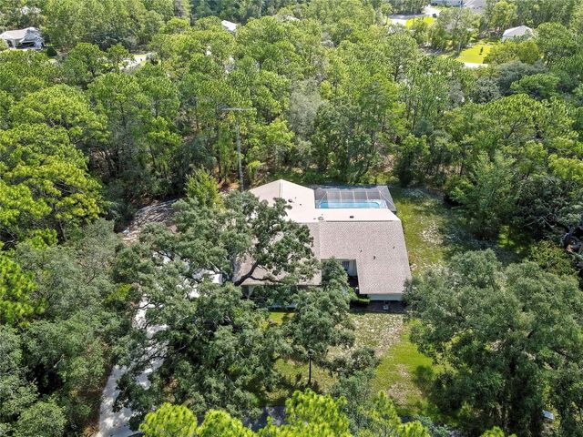 12 MAYFLOWER COURT E, Homosassa, FL 34446