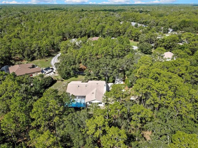12 MAYFLOWER COURT E, Homosassa, FL 34446