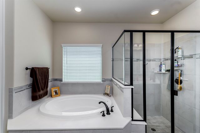 606 Lonesome Dove Drive, Midlothian, TX 76065
