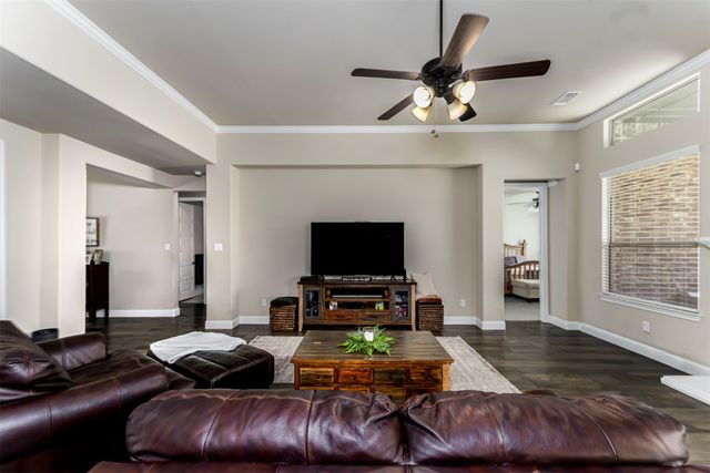 606 Lonesome Dove Drive, Midlothian, TX 76065