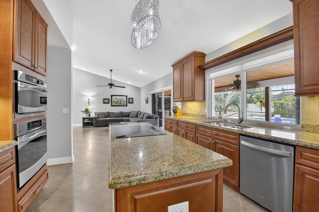 18232 104th Terrace S, Boca Raton, FL 33498