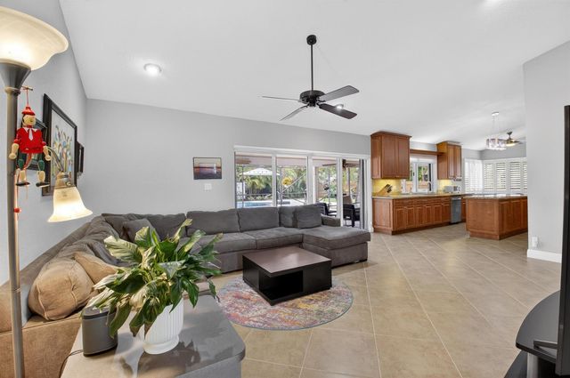 18232 104th Terrace S, Boca Raton, FL 33498