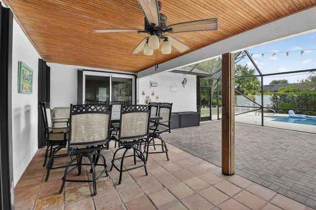 18232 104th Terrace S, Boca Raton, FL 33498