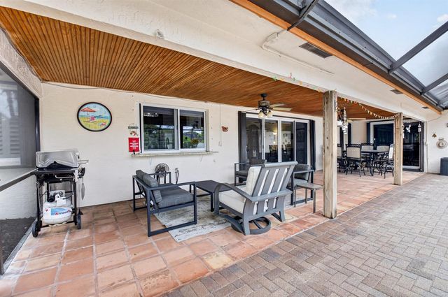 18232 104th Terrace S, Boca Raton, FL 33498