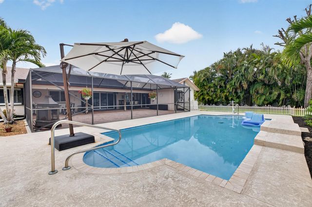 18232 104th Terrace S, Boca Raton, FL 33498