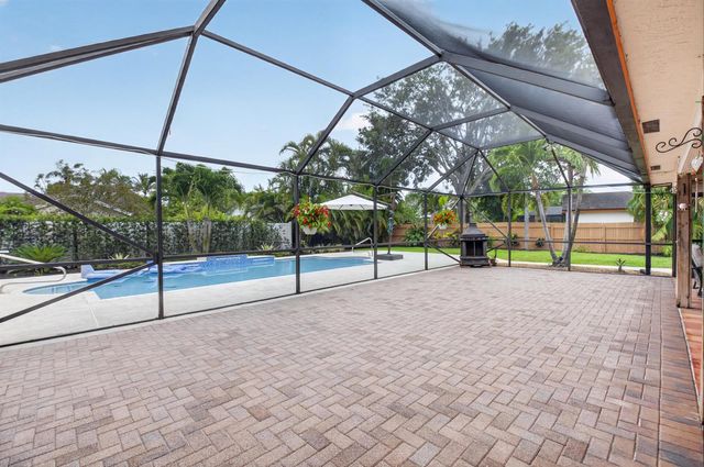 18232 104th Terrace S, Boca Raton, FL 33498