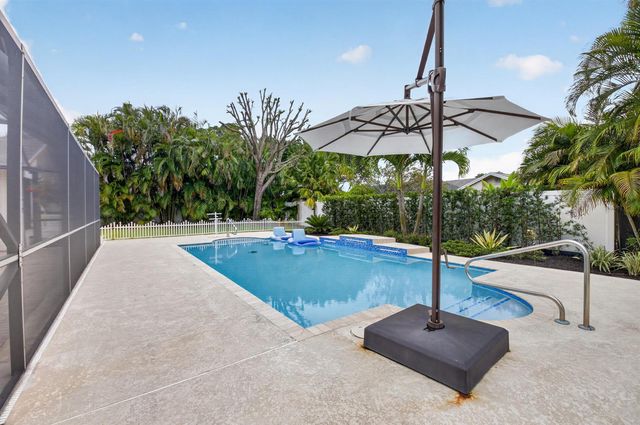 18232 104th Terrace S, Boca Raton, FL 33498