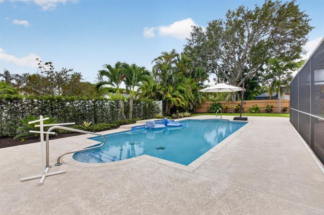 18232 104th Terrace S, Boca Raton, FL 33498