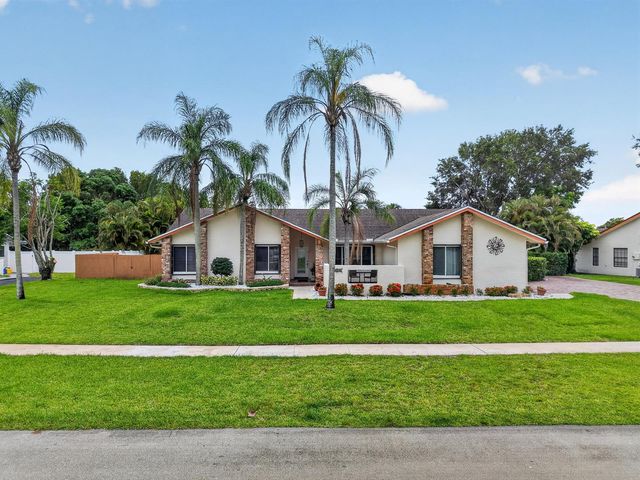 18232 104th Terrace S, Boca Raton, FL 33498