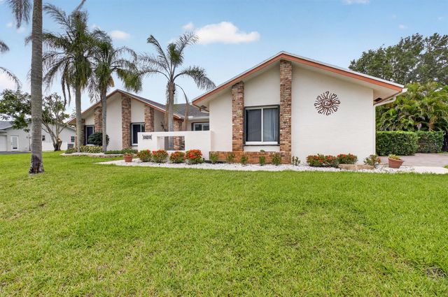 18232 104th Terrace S, Boca Raton, FL 33498