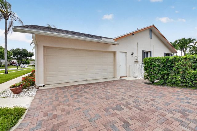 18232 104th Terrace S, Boca Raton, FL 33498