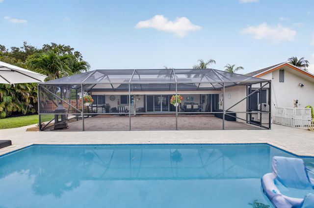 18232 104th Terrace S, Boca Raton, FL 33498