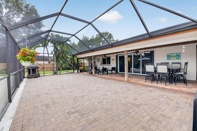 18232 104th Terrace S, Boca Raton, FL 33498