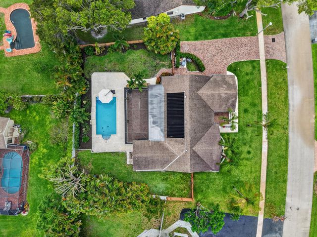18232 104th Terrace S, Boca Raton, FL 33498
