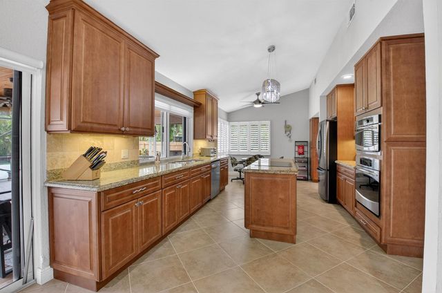 18232 104th Terrace S, Boca Raton, FL 33498