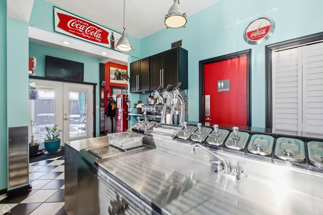 3404 N Albany Avenue, Chicago, IL 60618