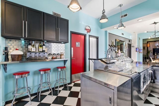 3404 N Albany Avenue, Chicago, IL 60618