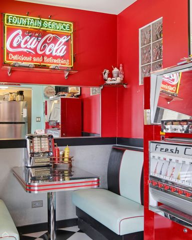 3404 N Albany Avenue, Chicago, IL 60618