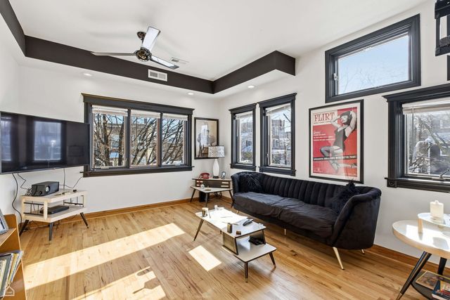 3404 N Albany Avenue, Chicago, IL 60618