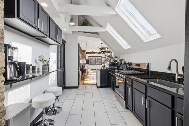 3404 N Albany Avenue, Chicago, IL 60618