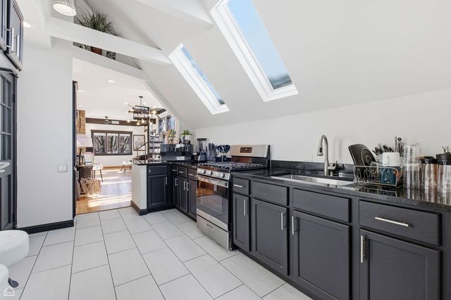 3404 N Albany Avenue, Chicago, IL 60618