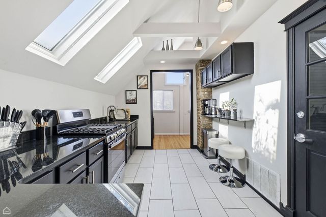 3404 N Albany Avenue, Chicago, IL 60618