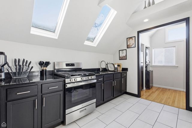 3404 N Albany Avenue, Chicago, IL 60618