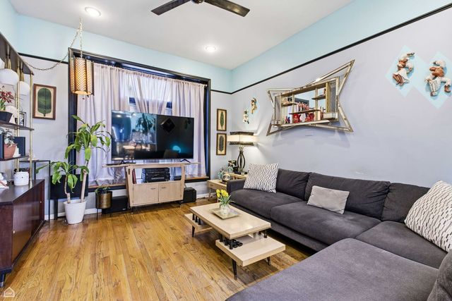 3404 N Albany Avenue, Chicago, IL 60618