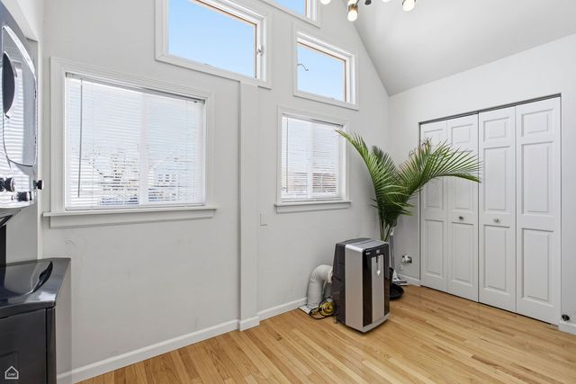 3404 N Albany Avenue, Chicago, IL 60618