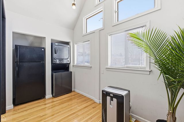 3404 N Albany Avenue, Chicago, IL 60618