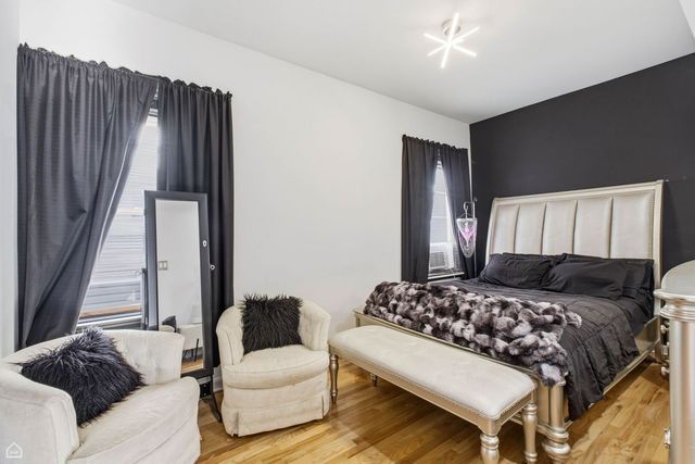 3404 N Albany Avenue, Chicago, IL 60618