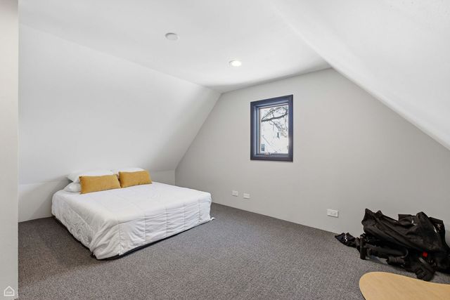 3404 N Albany Avenue, Chicago, IL 60618