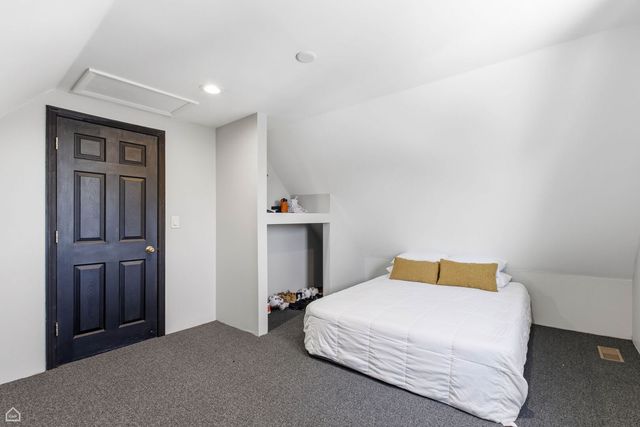 3404 N Albany Avenue, Chicago, IL 60618