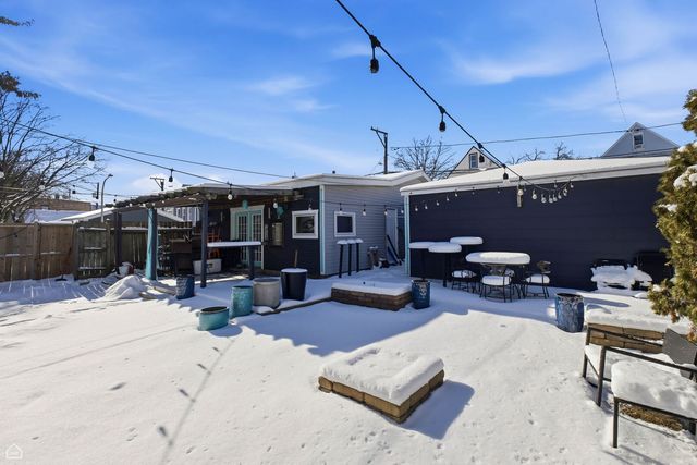 3404 N Albany Avenue, Chicago, IL 60618