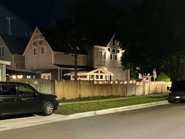 3404 N Albany Avenue, Chicago, IL 60618