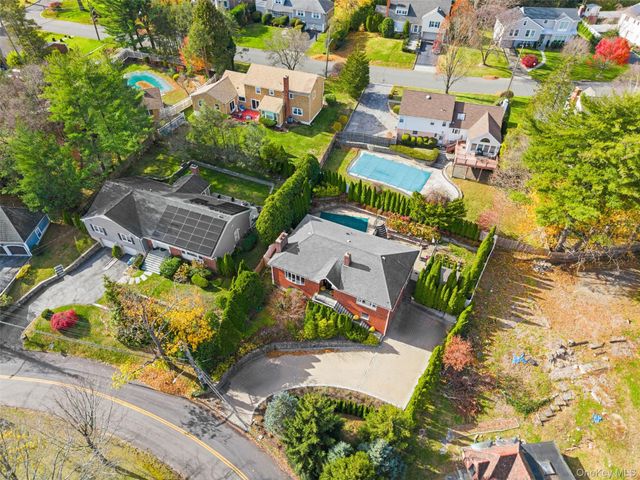 6 Hunting Ridge Road, White Plains, NY 10605