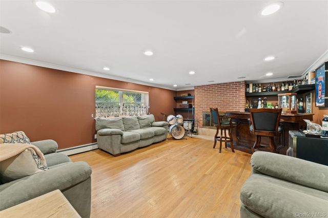 6 Hunting Ridge Road, White Plains, NY 10605