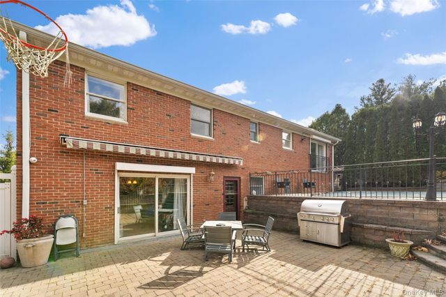 6 Hunting Ridge Road, White Plains, NY 10605