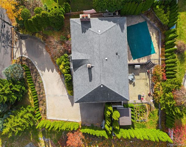6 Hunting Ridge Road, White Plains, NY 10605