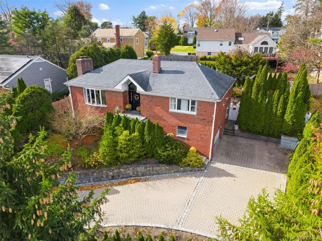 6 Hunting Ridge Road, White Plains, NY 10605