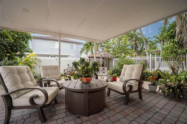 19702 NW 84th Place, Hialeah, FL 33015