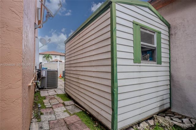 19702 NW 84th Place, Hialeah, FL 33015