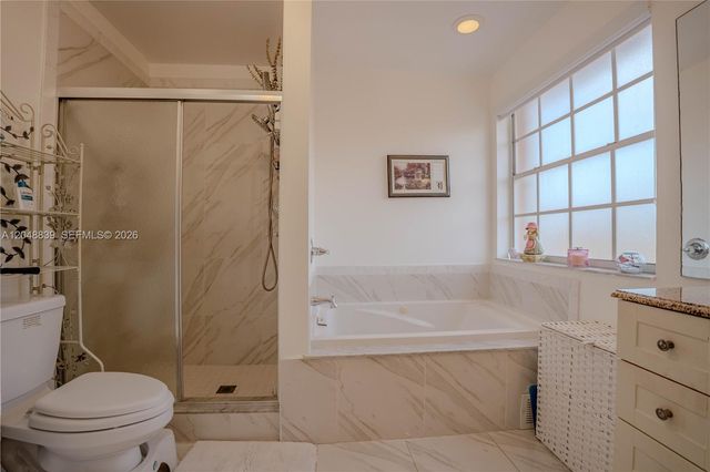 19702 NW 84th Place, Hialeah, FL 33015
